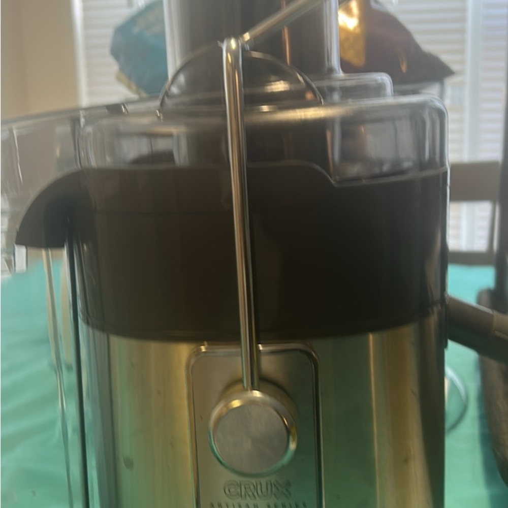 Juicer with Stainless Steel Finish